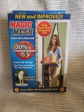 Magic Mesh Hands-Free Screen Door